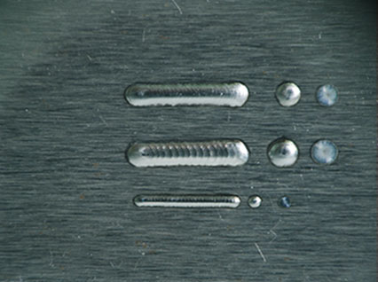 <a href='http://glass-bottle.cn/product/3.htm' class='text_a'>模具激光焊機(jī)</a>修復(fù)鏡面模具效果